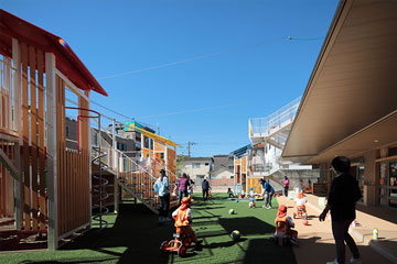 1階デッキテラス